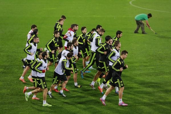 2014-11-14t191140z_240482664_gm1eabf08qw01_rtrmadp_3_soccer-euro_reuters