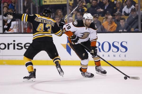 2015-03-27t005356z_147189416_nocid_rtrmadp_3_nhl-anaheim-ducks-at-boston-bruins_reuters