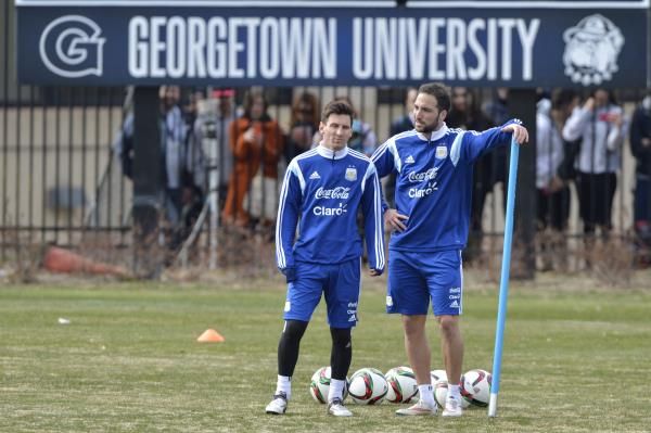 2015-03-24t215916z_372373078_nocid_rtrmadp_3_soccer-argentina-national-team-practice_reuters