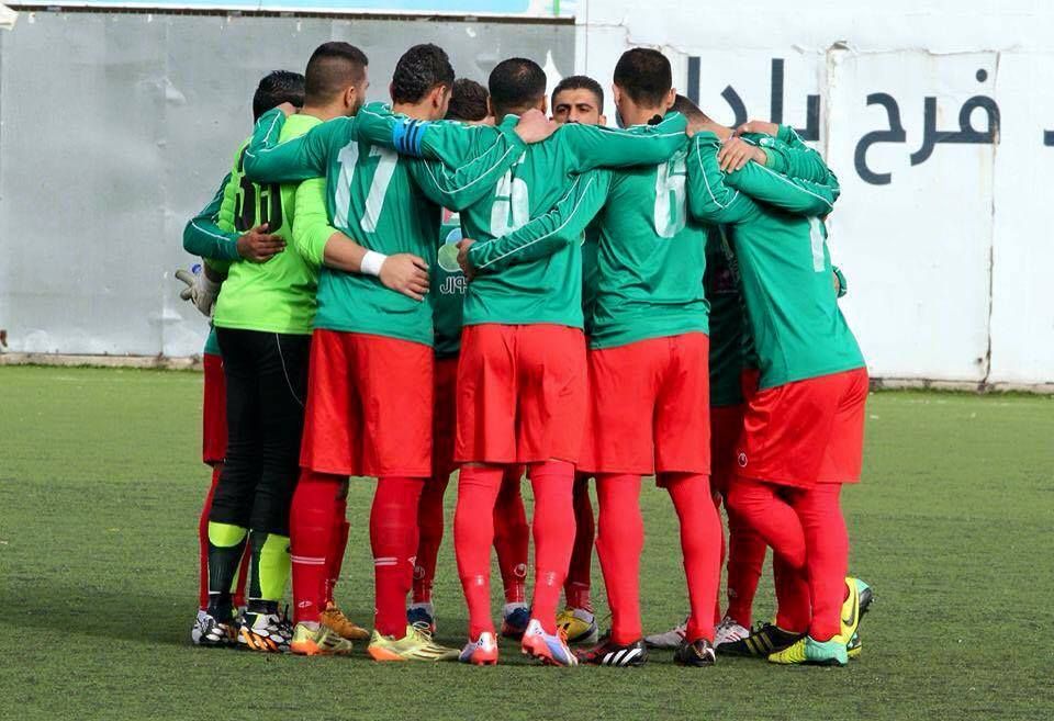 لاعبو الأمعري يقرأون الفاتحة  