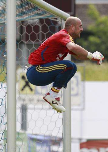 2012-05-27t112224z_01_mik09_rtridsp_3_soccer-spain_reuters