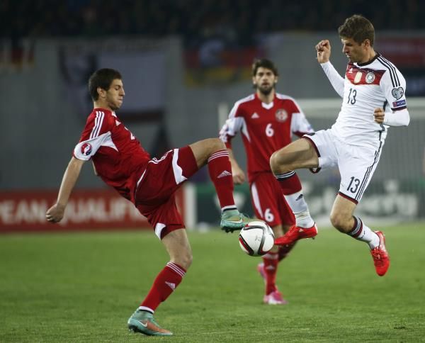 2015-03-29t161410z_213239172_lr2eb3t193bkj_rtrmadp_3_soccer-euro_reuters