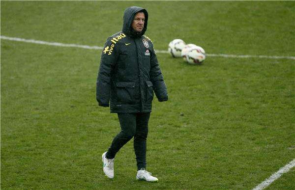 كارلوس دونغا