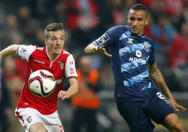 2015-03-06t213715z_1578509125_gm1eb370feh01_rtrmadp_3_soccer-portugal_reuters