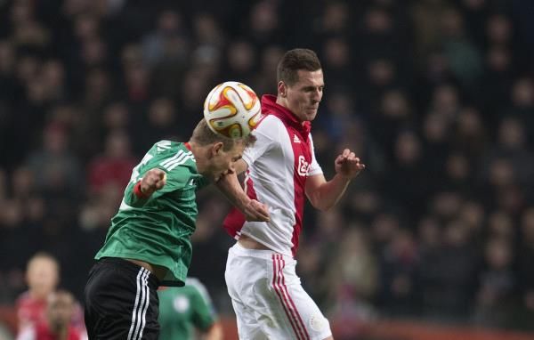 2015-02-19t224021z_833146838_gm1eb2k0i9701_rtrmadp_3_soccer-europa_reuters