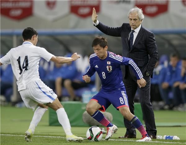 وحيد خليلودزيتش في ودية اليابان وأوزباكستان