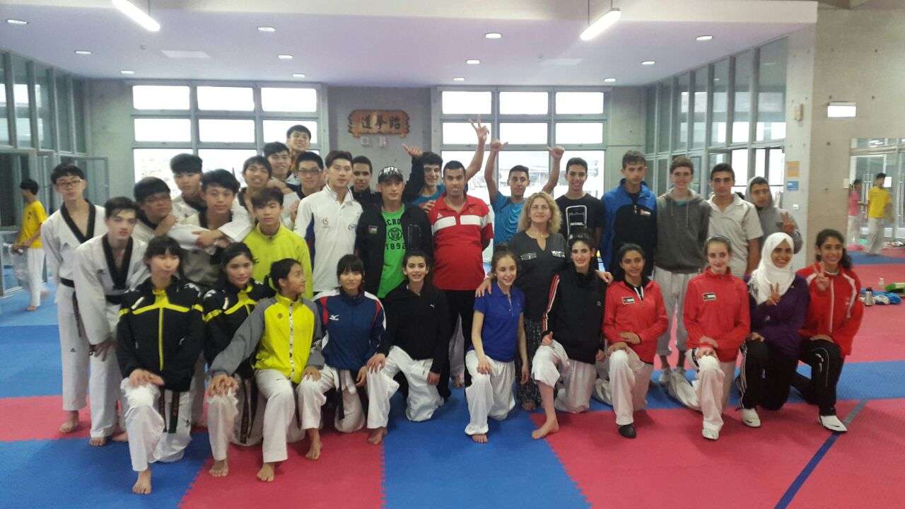 ​منتخب الأردن مع مدرسة تايوان بعد التدريب المشترك 