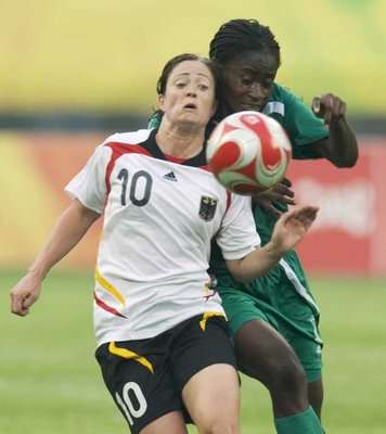 جانب من لقاء منتخبي المانيا ونيجريا للسيدات