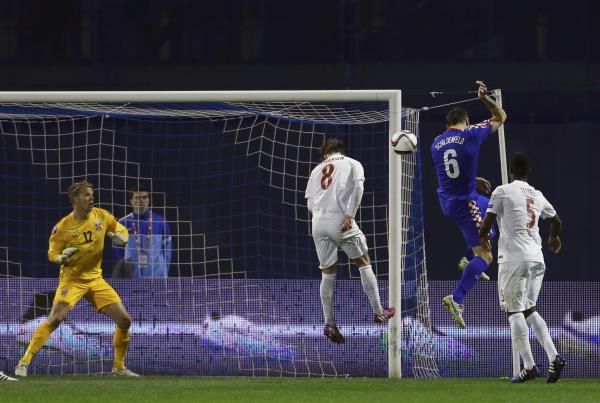 2015-03-28t190339z_351763175_lr2eb3s1gxsdj_rtrmadp_3_soccer-euro_reuters