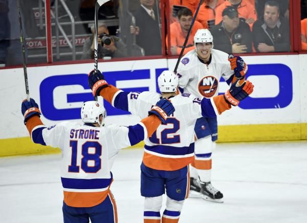 2015-04-08t022128z_1050118488_nocid_rtrmadp_3_nhl-new-york-islanders-at-philadelphia-flyers_reuters
