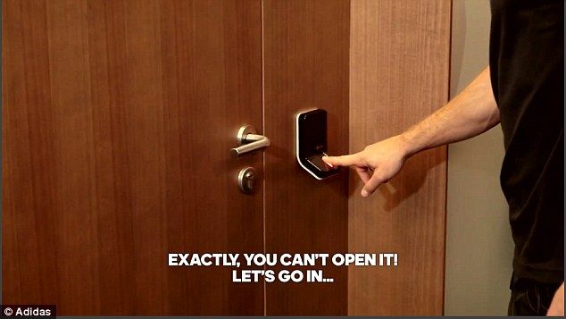 278E146A00000578-3038186-image-a-7_1429003993677