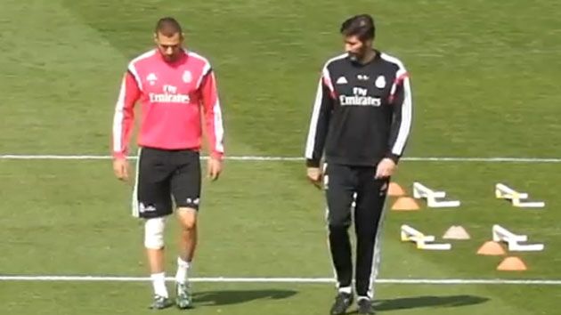 لحظة خروج بنزيمة من التدريبات اليوم