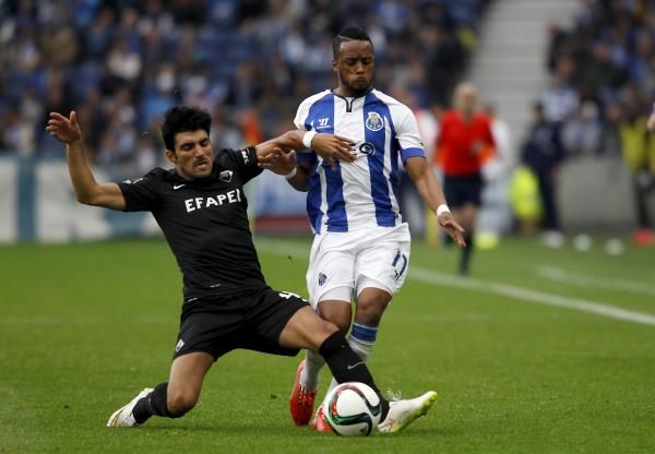 2015-04-18t191434z_54353514_gf10000064503_rtrmadp_3_soccer-portugal_reuters