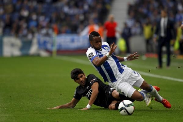 2015-04-18t191148z_1111663862_gf10000064500_rtrmadp_3_soccer-portugal_reuters
