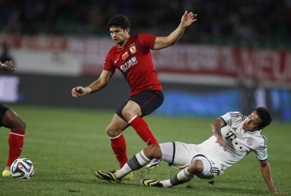 2013-12-17t211914z_892902602_gm1e9ci0emv01_rtrmadp_3_soccer-club_reuters