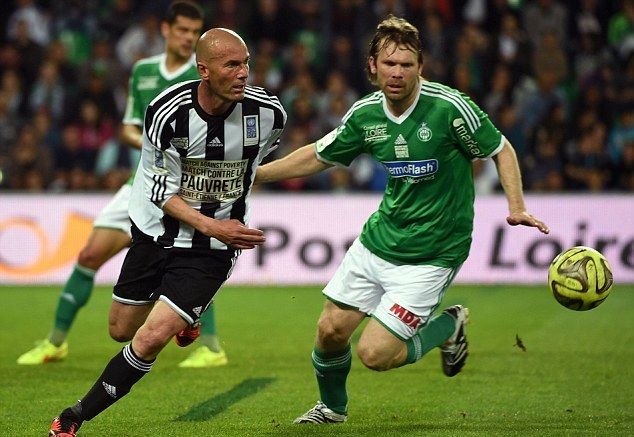 27cb7a3c00000578-0-image-a-58_1429565845504