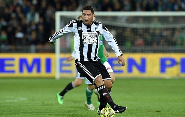 27cbb85200000578-0-image-a-66_1429565937060 (1)