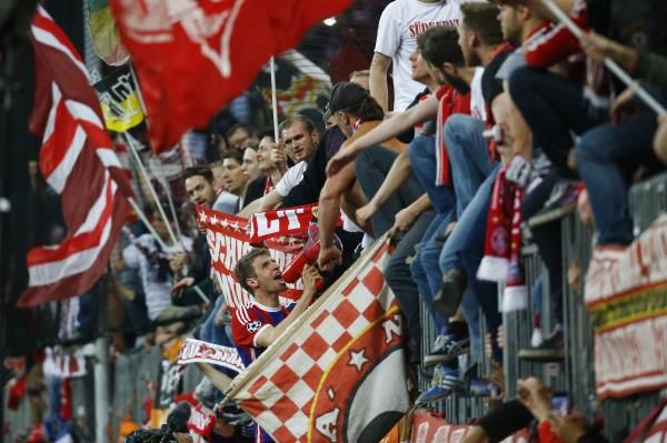 2015-04-21t210206z_72651726_mt1aci13690488_rtrmadp_3_football_reuters