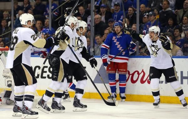 2015-04-25t010346z_2100875304_nocid_rtrmadp_3_nhl-stanley-cup-playoffs-pittsburgh-penguins-at-new-york-rangers_reuters