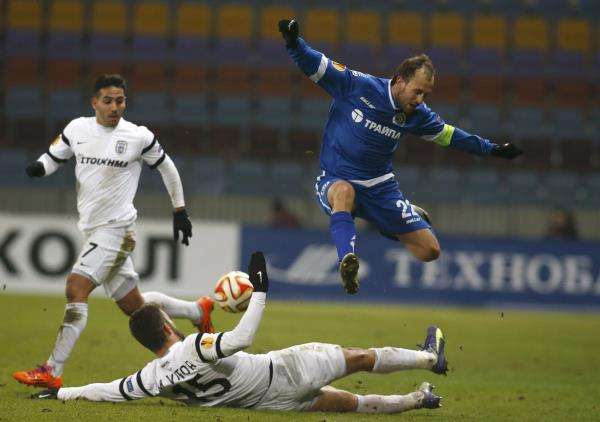 2014-11-27t195929z_1435314548_lr1eabr1jiv0q_rtrmadp_3_soccer-europa_reuters