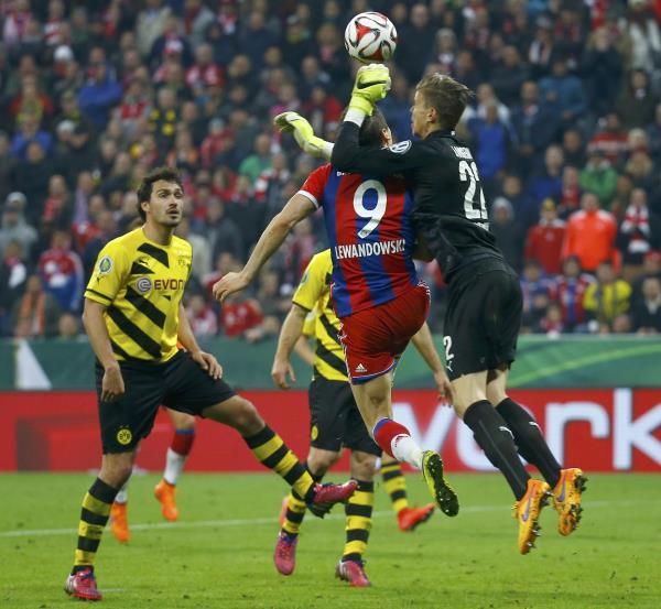2015-04-28t210907z_1418417111_lr2eb4s1mqw5b_rtrmadp_3_soccer-germany-cup_reuters