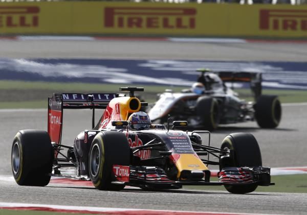 2015-04-18t141220z_2021198005_gf10000064096_rtrmadp_3_motor-racing-prix_reuters