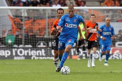 ليون يتعثر امام لوريان