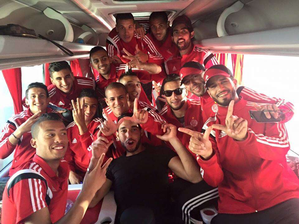 سيلفي لاعبي الوداد بالباص و أجواء التفاؤل