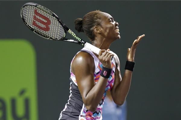 2015-04-01t015944z_1254742235_nocid_rtrmadp_3_tennis-miami-open-williams-v-navarro_reuters