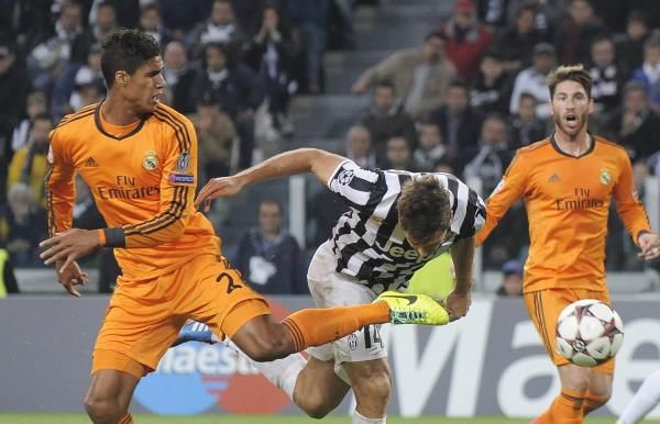 2013-11-05t212447z_890045464_gm1e9b60exq01_rtrmadp_3_soccer-champions_reuters