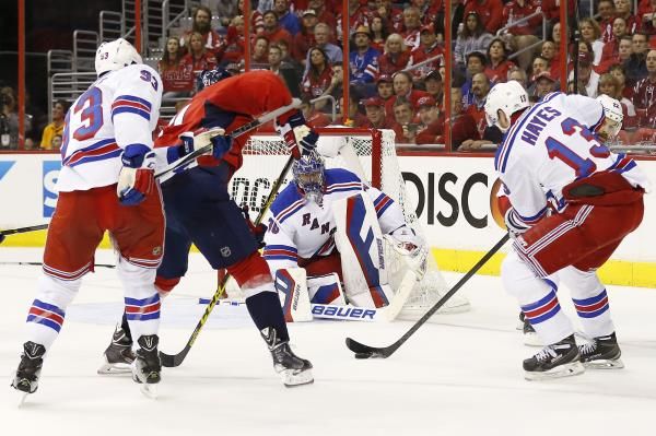 2015-05-05t033420z_461821764_nocid_rtrmadp_3_nhl-stanley-cup-playoffs-new-york-rangers-at-washington-capitals_reuters