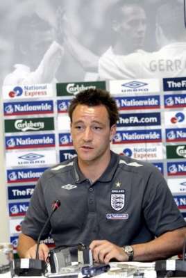 جون تيري كابتن منتخب أنجلترا