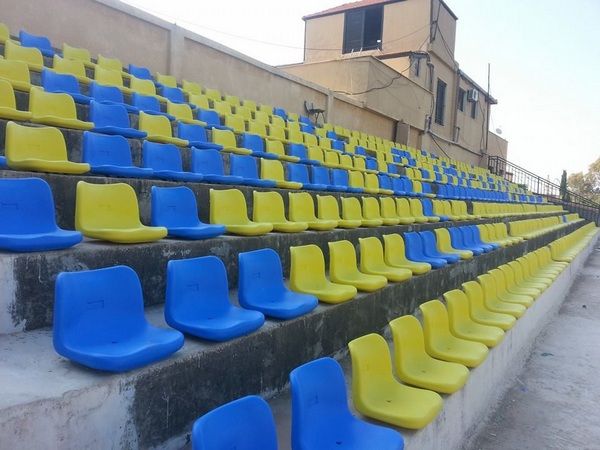 المقاعد الجديدة في ملعب نادي العهد