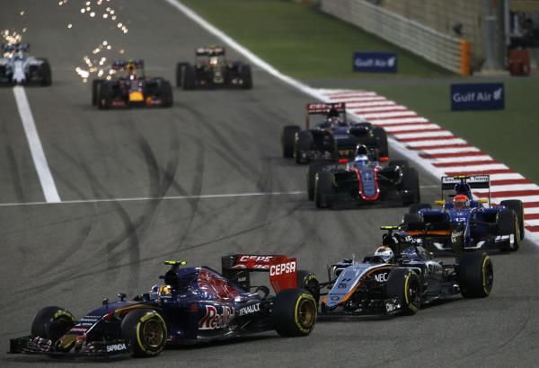 2015-04-19t163154z_867592380_lr2eb4j19wwkb_rtrmadp_3_motor-racing-prix_reuters