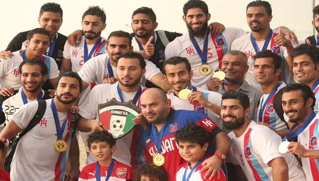 الأبيض المتوج بلقب دوري الشواطئ