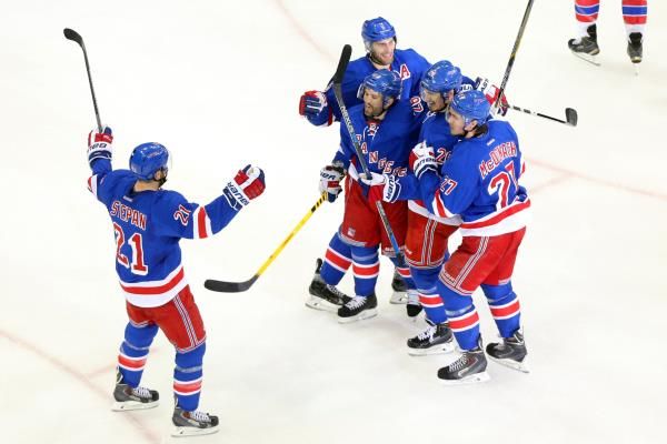 2015-05-09t015447z_369740514_nocid_rtrmadp_3_nhl-stanley-cup-playoffs-washington-capitals-at-new-york-rangers_reuters