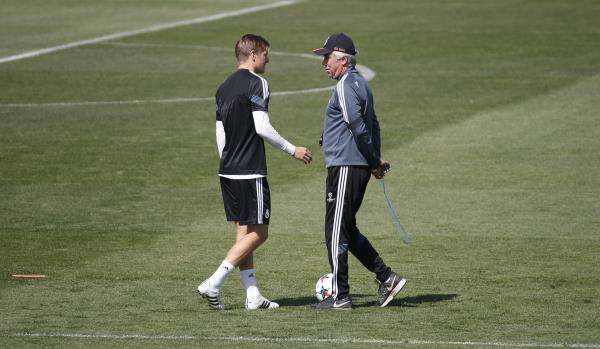 2015-05-12t094311z_74425391_mt1aci13736195_rtrmadp_3_football_reuters