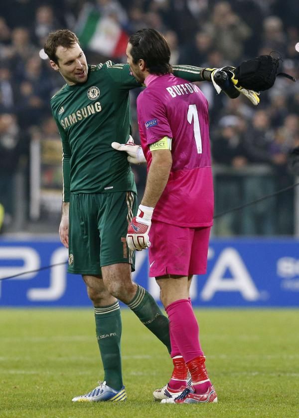2012-11-20t220633z_2066674375_gm1e8bl0gw101_rtrmadp_3_soccer-champions_reuters