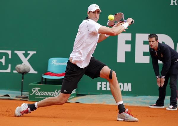 2015-04-16t142138z_421613993_pm1eb4g19hv01_rtrmadp_3_tennis-men-monte-carlo_reuters