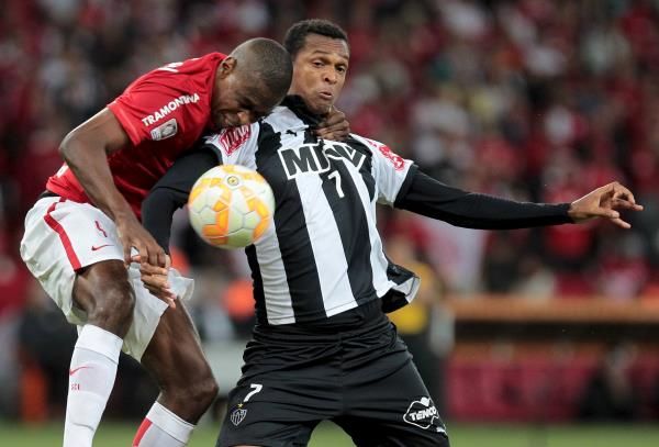 لقطة من مباراة إنترناسيونال وأتليتيكو مينيرو