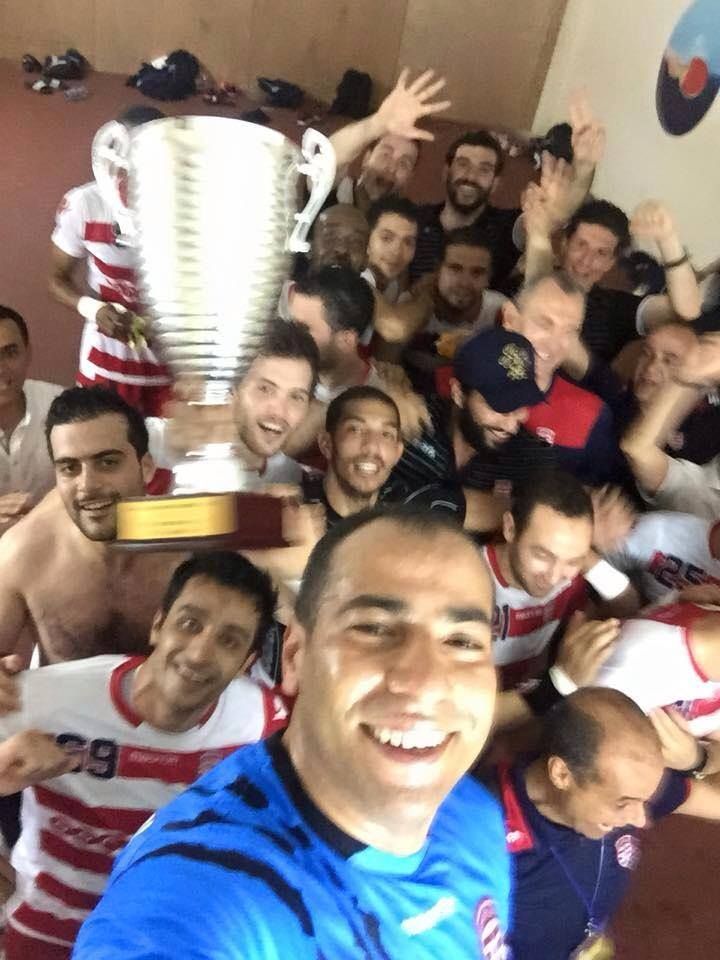  فرحة لاعبي النادي الافريقي في ليبروفيل بعد تتويجهم بكاس السوبر