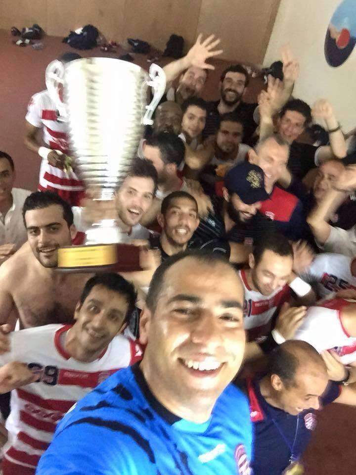  فرحة لاعبي النادي الافريقي في ليبروفيل بعد تتويجهم بكاس السوبر