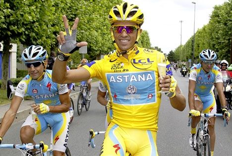 contador-savoure-sa-victoire-