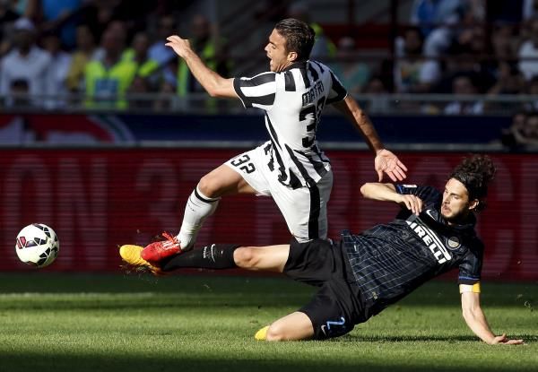 2015-05-16t170610z_1879623164_gf10000097109_rtrmadp_3_soccer-italy_reuters