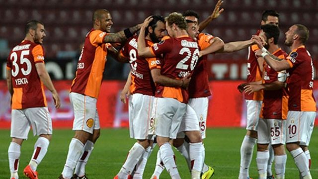 galatasaray-da-kombine-kart-yenilemeleri-basladi-6019009_5926_o