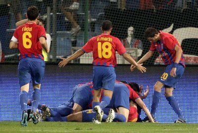 فرحة لاعبي ستيو بوخارست بهدف نيكوليتا