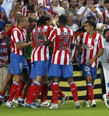 فرحة لاعبي اتلتيكو مدريد بالهدف الثاني لفورلان