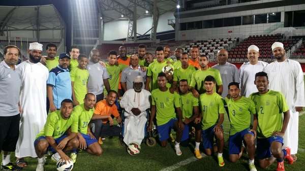 جماعية لفريق السيب مع ابرز مشجعيه