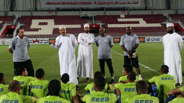 يوسف الوهيبي يتحدث إلى لاعبيه