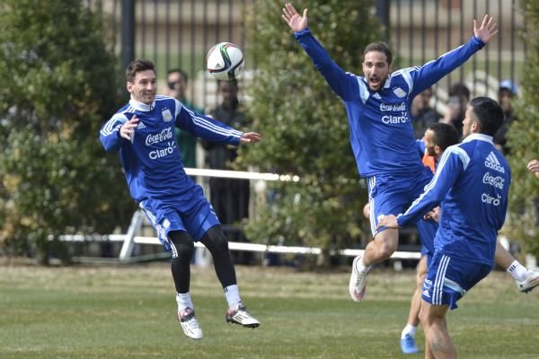 2015-03-24t215910z_1821195086_nocid_rtrmadp_3_soccer-argentina-national-team-practice_reuters